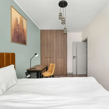 شقة Stylish Apartment For 6 With Balcony Near The Main Square By Noclegi Renters