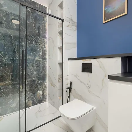 Stylish Apartment For 6 With Balcony Near The Main Square By Noclegi Renters شقة فروتسواف