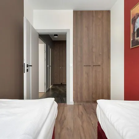 Stylish Apartment For 6 With Balcony Near The Main Square By Noclegi Renters شقة فروتسواف