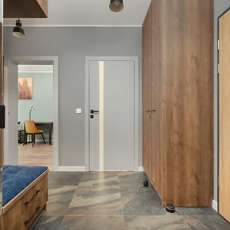 Stylish Apartment For 6 With Balcony Near The Main Square By Noclegi Renters *