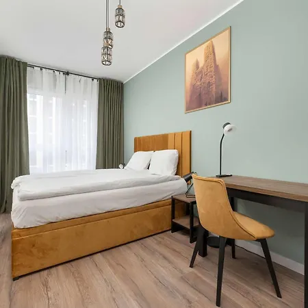 Stylish Apartment For 6 With Balcony Near The Main Square By Noclegi Renters * فروتسواف