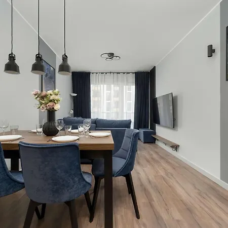 Stylish Apartment For 6 With Balcony Near The Main Square By Noclegi Renters Lägenhet *