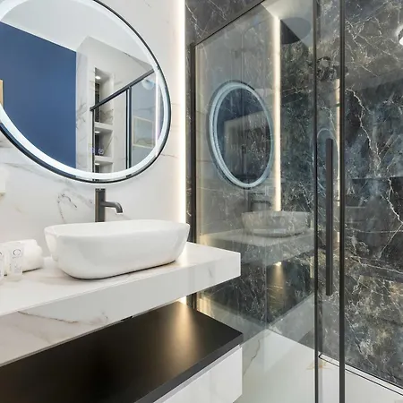 Stylish Apartment For 6 With Balcony Near The Main Square By Noclegi Renters شقة فروتسواف