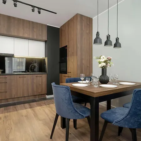 Stylish Apartment For 6 With Balcony Near The Main Square By Noclegi Renters Wrocław
